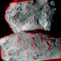 Diese anaglyphische Darstellung der Rückseite des Kometen 67P/Churyumov-Gerasimenko zeigt die Vielfalt der Oberflächenstrukturen. Während der Kopf des Kometen (obere Bildhälfte) von parallelen, linearen Strukturen überzogen ist, weist der Hals vereinzelte Brocken auf glattem Untergrund auf. Der Körper des Kometen (untere Bildhälfte) ist im Vergleich viel zerklüfteter. Die beiden Bilder, aus denen die anaglyphische Darstellung zusammengestellt wurde, wurden am 7. August 2014 aus einer Entfernung von 104 Kilometern mit Hilfe des organgefarbenen Filters der OSIRIS Tele-Kamera aufgenommen. 17 Minuten trennen beide Bilder. Die Belichtungszeit betrug 138 Millisekunden.