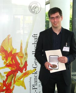 Dr. Elias Roussos vom Max-Planck-Institut für Sonnensystemforschung erhält die Otto-Hahn-Medaille.