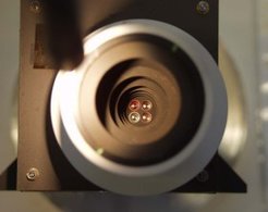 Die vier optischen Kanäle von VMC von vorne betrachtet.