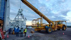 The launch vehicle Hercules transporting Sunrise III onto the launch pad for the compatability test.